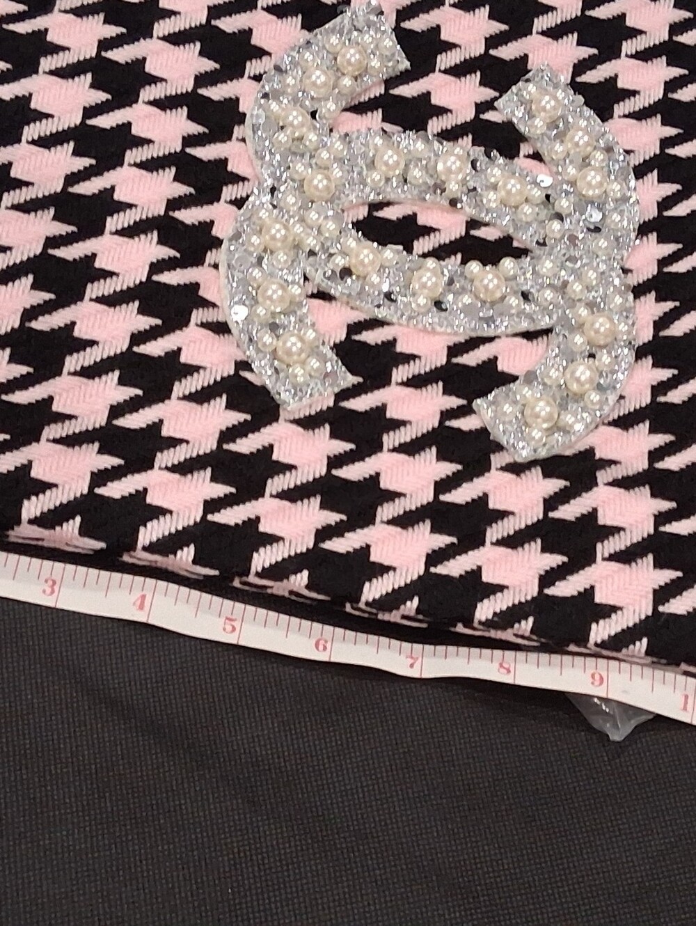 Chanel GWP Pink & Black Houndstooth Tote with Pearl CC Logo - Picture 9 of 13